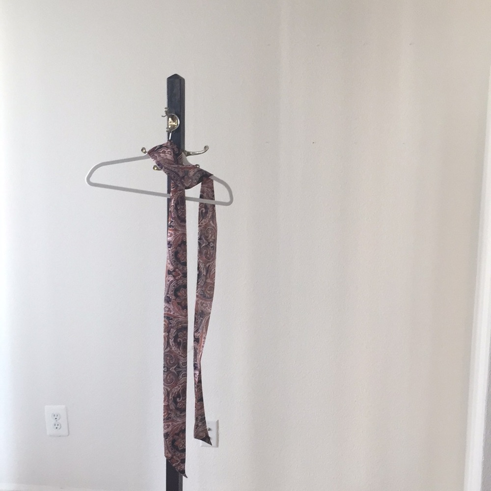 Versatile scarf/tie